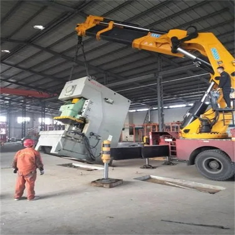 惠水80吨折臂吊车出租附近电话